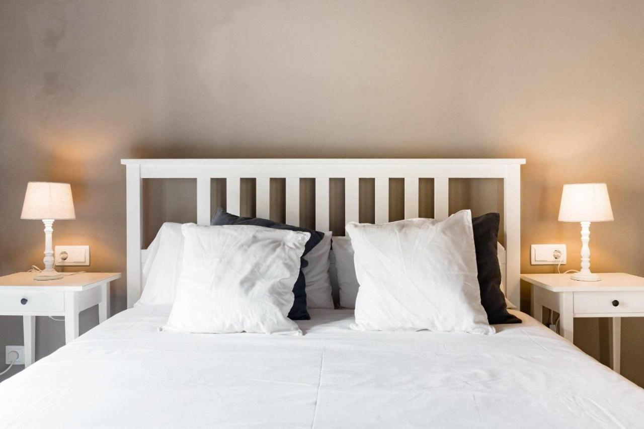 Revitalized Apartment In Historical Building Girona Luaran gambar