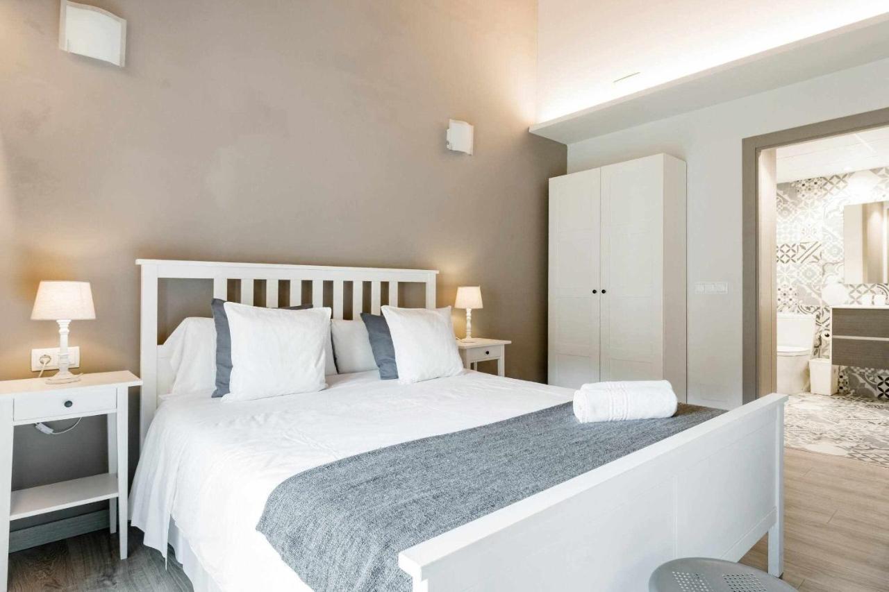 Revitalized Apartment In Historical Building Girona Luaran gambar