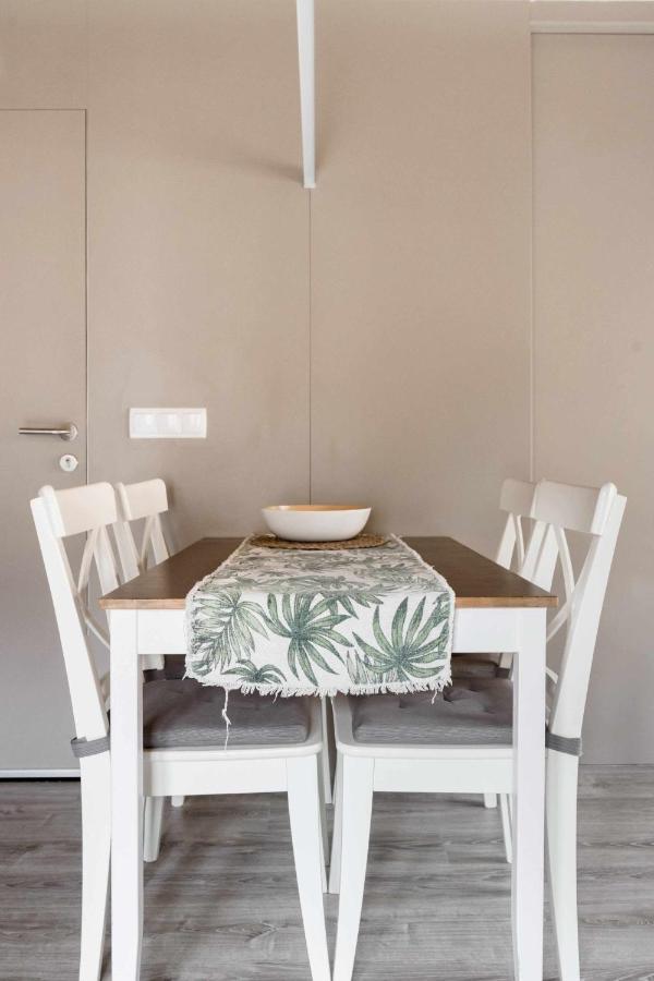 Revitalized Apartment In Historical Building Girona Luaran gambar