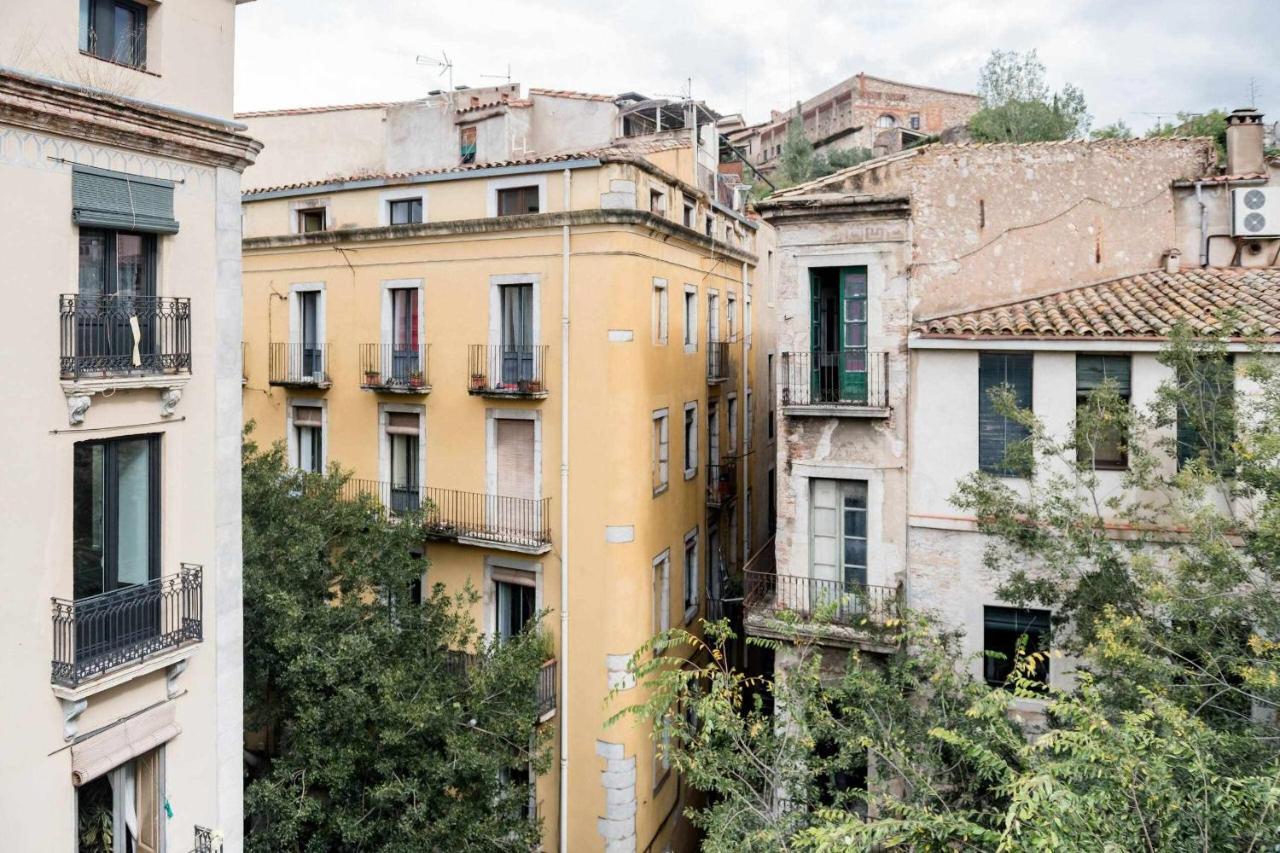 Revitalized Apartment In Historical Building Girona Luaran gambar