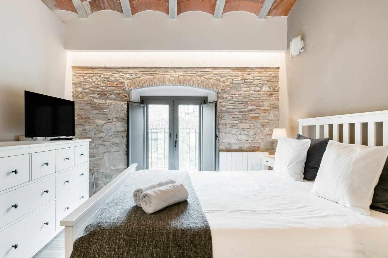 Revitalized Apartment In Historical Building Girona Luaran gambar