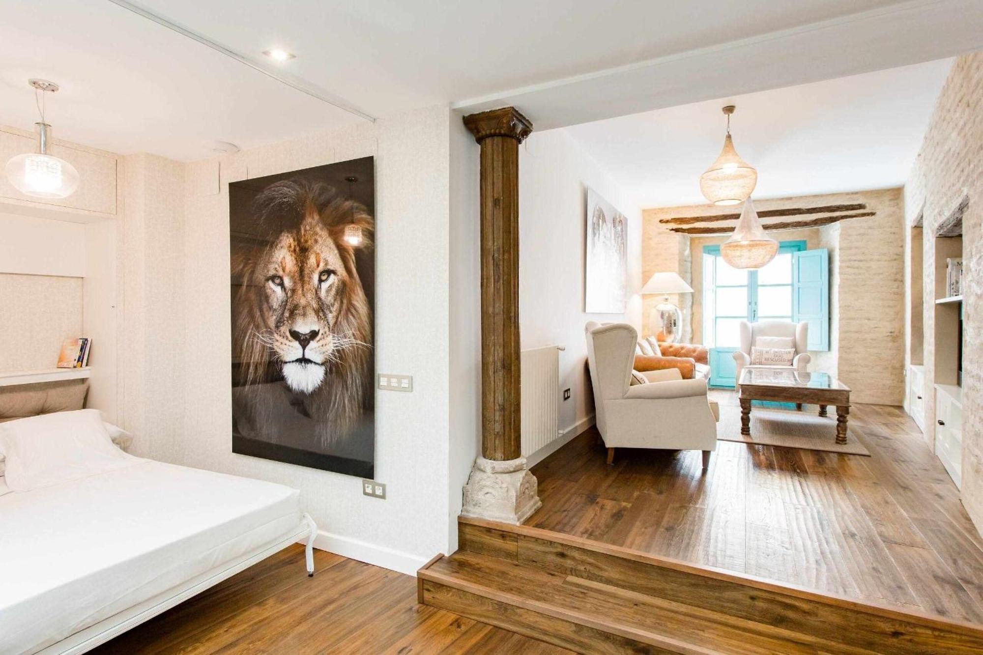 Revitalized Apartment In Historical Building Girona Luaran gambar